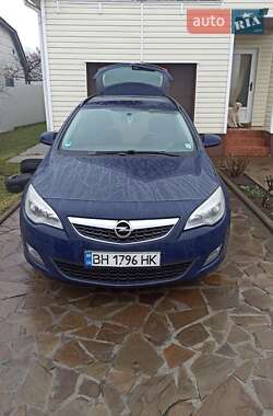 Универсал Opel Astra 2012 в Черкассах