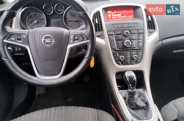 Универсал Opel Astra 2013 в 