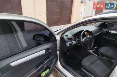 Универсал Opel Astra 2005 в 