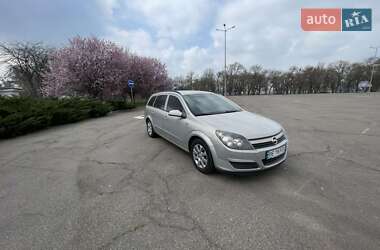 Универсал Opel Astra 2005 в 