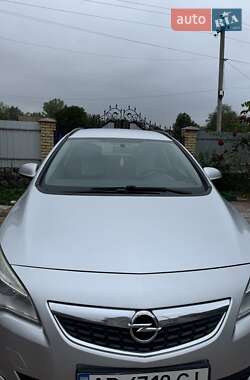 Універсал Opel Astra 2012 в 