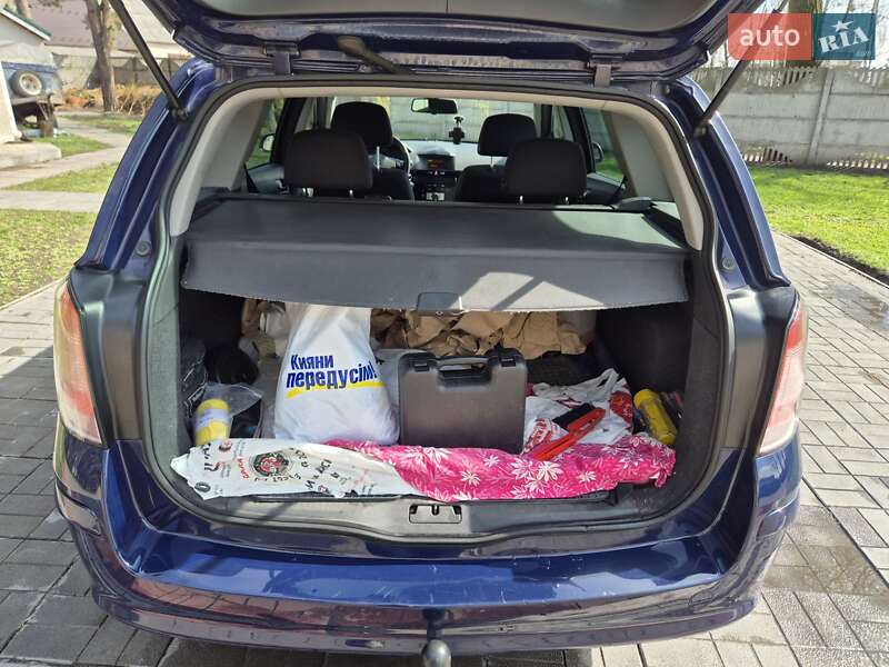 Універсал Opel Astra 2010 в Києві