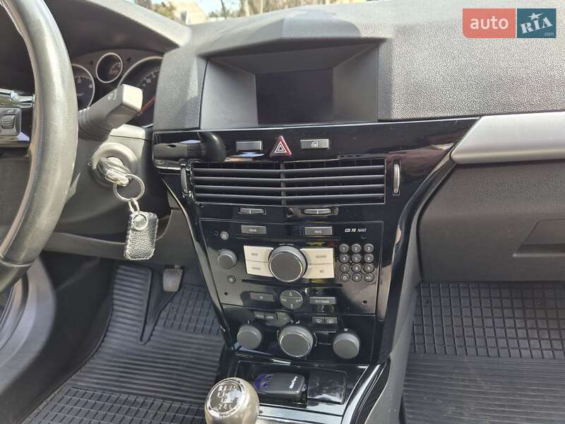 Універсал Opel Astra 2010 в Києві