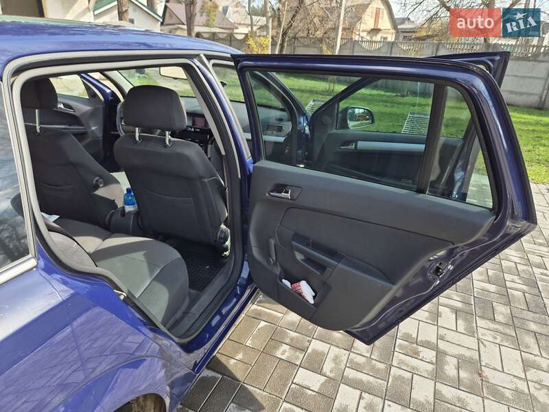 Універсал Opel Astra 2010 в Києві
