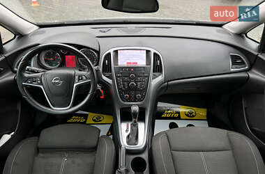 Универсал Opel Astra 2013 в 