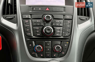Универсал Opel Astra 2013 в 