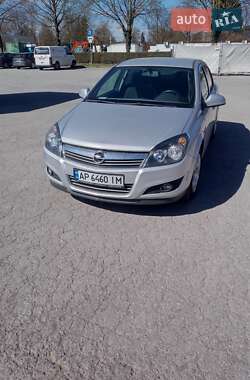 Седан Opel Astra 2012 в 