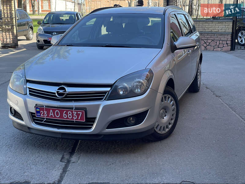 Opel Astra 2011