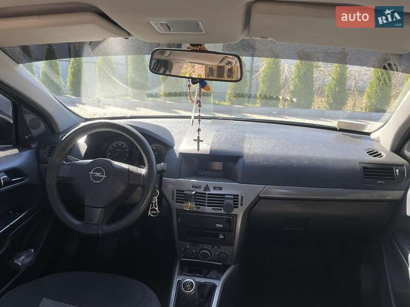 Хэтчбек Opel Astra 2006 в Львове