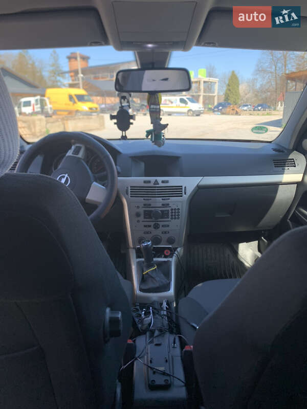Универсал Opel Astra 2008 в Ивано-Франковске