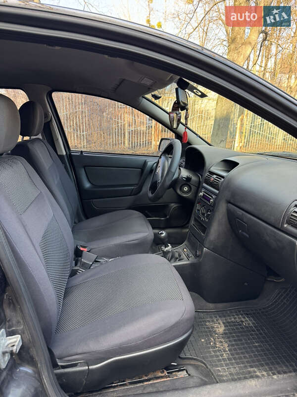 Седан Opel Astra 2006 в Харкові