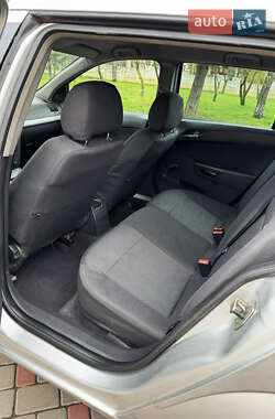 Універсал Opel Astra 2005 в 