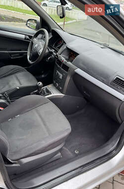 Універсал Opel Astra 2005 в 