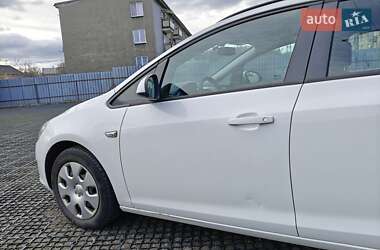Універсал Opel Astra 2012 в 