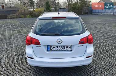 Універсал Opel Astra 2012 в 