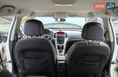 Універсал Opel Astra 2012 в 