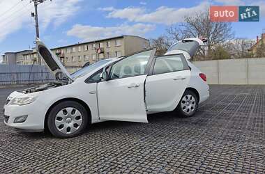 Універсал Opel Astra 2012 в 