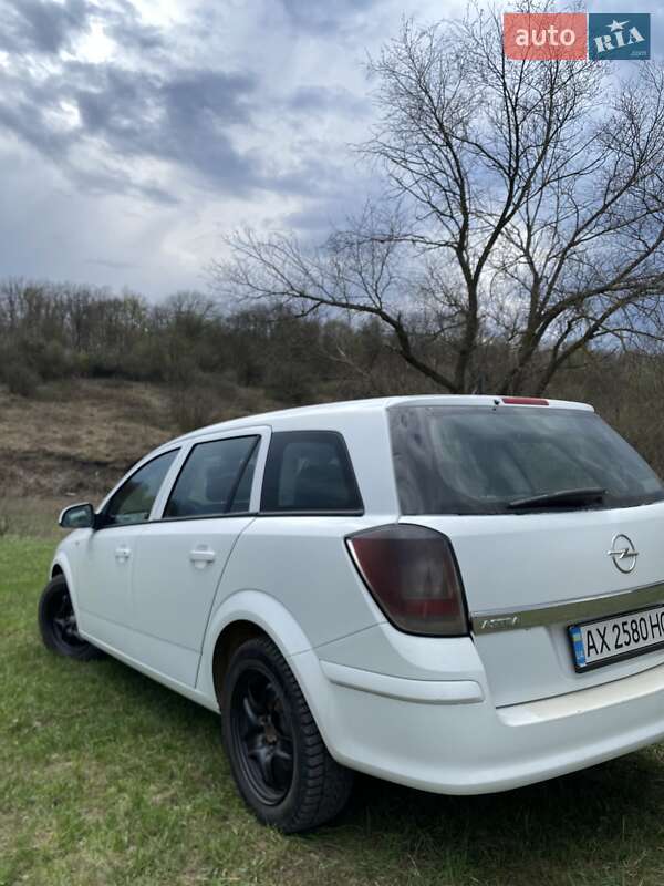 Универсал Opel Astra 2009 в Краснограде