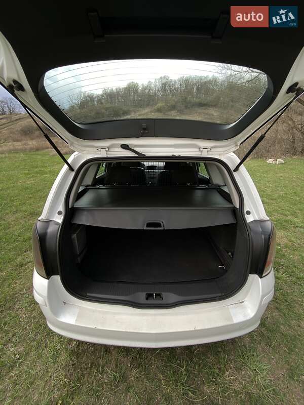 Универсал Opel Astra 2009 в Краснограде