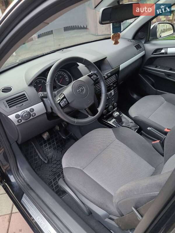 Универсал Opel Astra 2010 в Чорткове