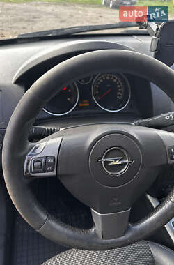 Универсал Opel Astra 2006 в 