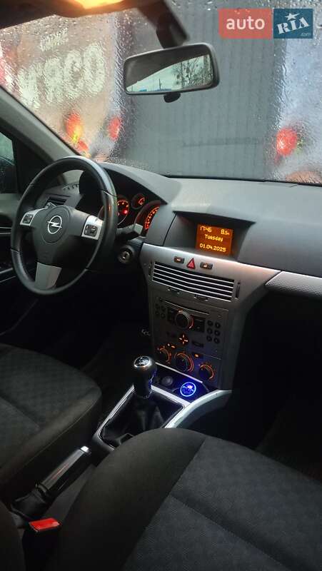 Универсал Opel Astra 2005 в Попельне