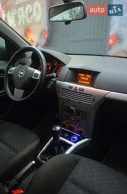 Универсал Opel Astra 2005 в 