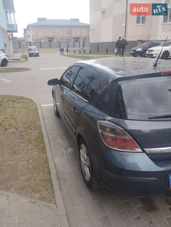 Хэтчбек Opel Astra 2008 в Ровно