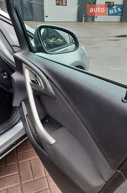 Универсал Opel Astra 2011 в 