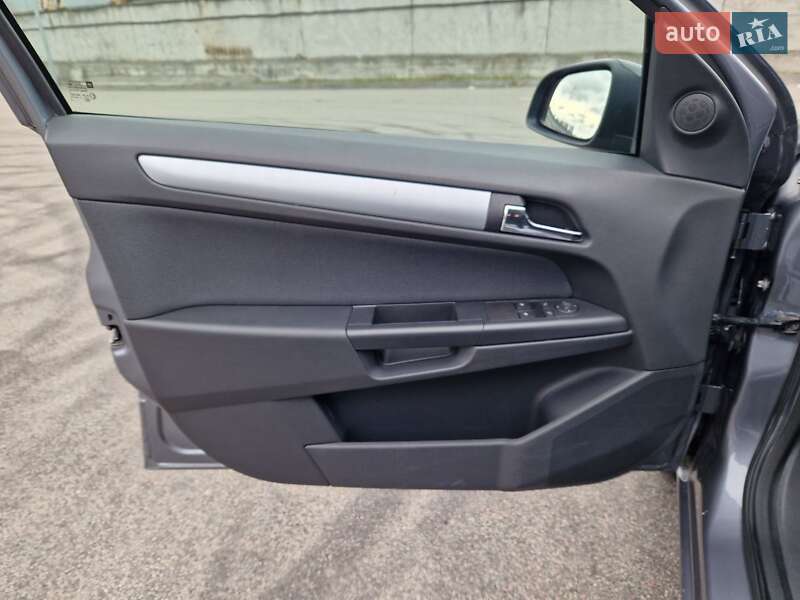 Універсал Opel Astra 2006 в Києві