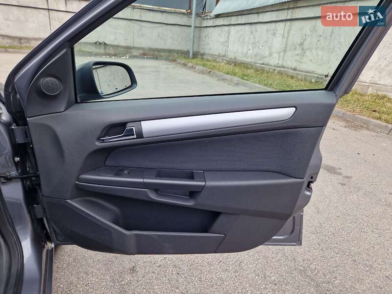 Універсал Opel Astra 2006 в Києві
