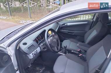 Хетчбек Opel Astra 2005 в 