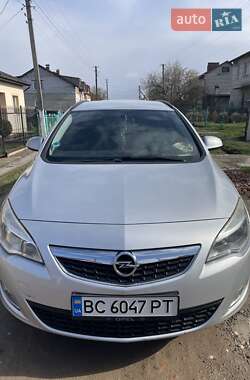 Универсал Opel Astra 2011 в 