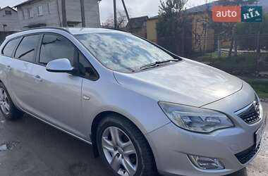Универсал Opel Astra 2011 в 