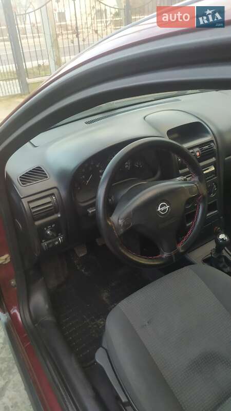 Хэтчбек Opel Astra 2007 в 