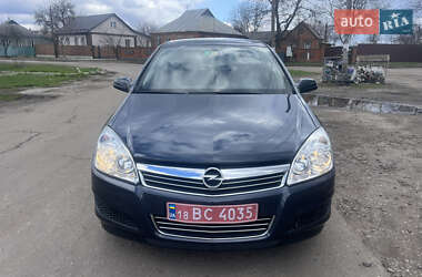 Хэтчбек Opel Astra 2008 в 