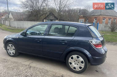 Хэтчбек Opel Astra 2008 в 