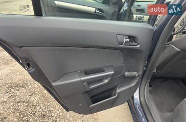 Хэтчбек Opel Astra 2008 в 