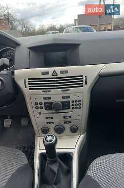 Хэтчбек Opel Astra 2008 в 