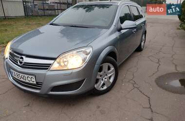 Универсал Opel Astra 2010 в 