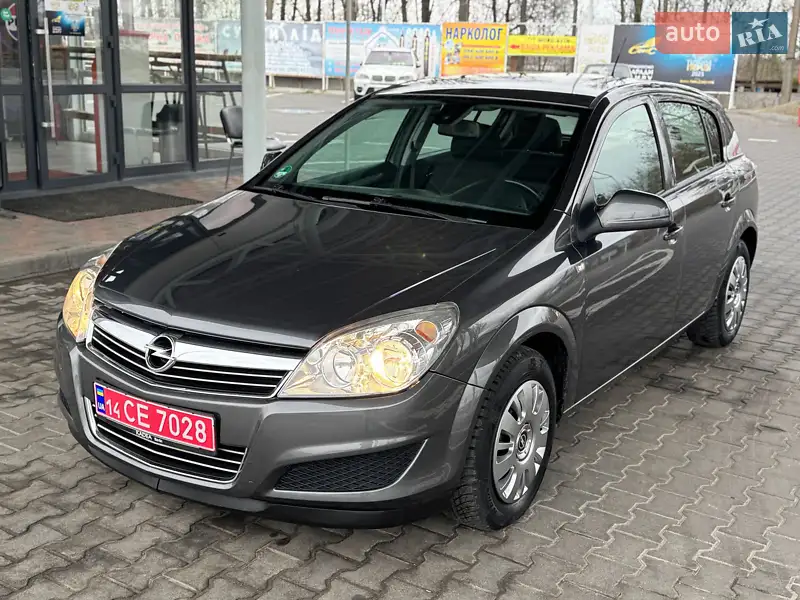 Хетчбек Opel Astra 2009 в 