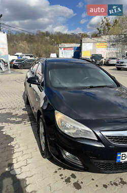 Универсал Opel Astra 2011 в 