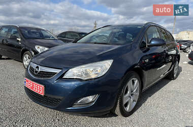 Универсал Opel Astra 2011 в 
