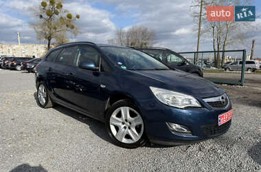 Универсал Opel Astra 2011 в 