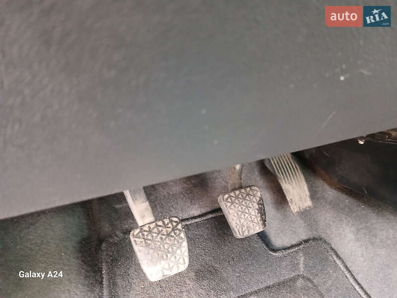 Универсал Opel Astra 2009 в Остроге