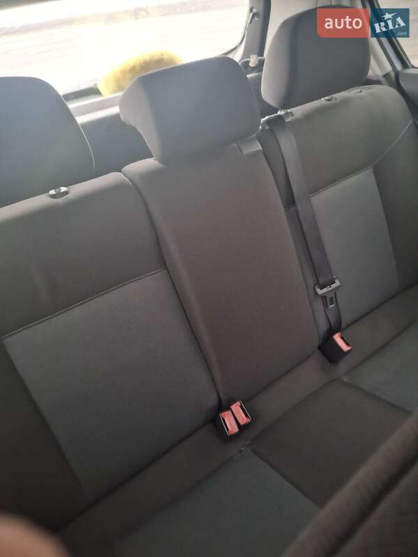 Хэтчбек Opel Astra 2004 в Дунаевцах фото 14 Хэтчбек Opel Astra 2004 в Дунаевцах