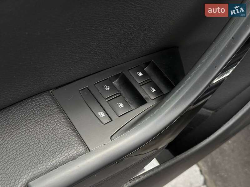Универсал Opel Astra 2015 в Ровно