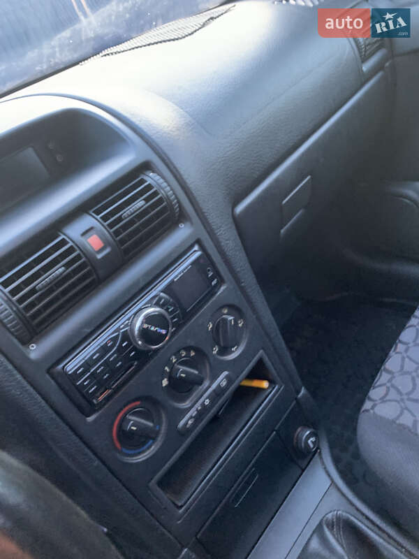 Седан Opel Astra 1999 в Мукачево