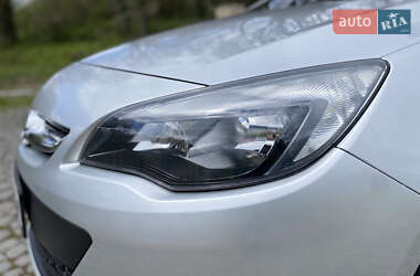 Универсал Opel Astra 2015 в 
