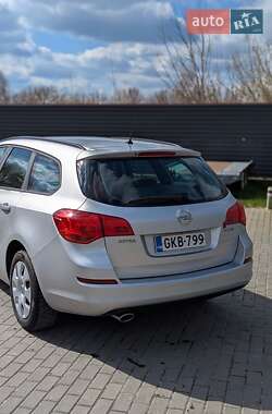 Універсал Opel Astra 2011 в 